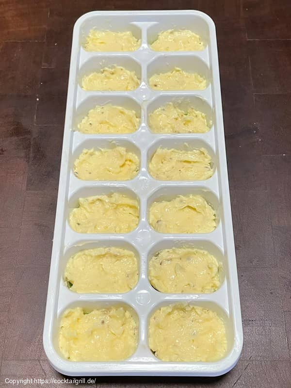 Knoblauch-Parmesan-Butter
