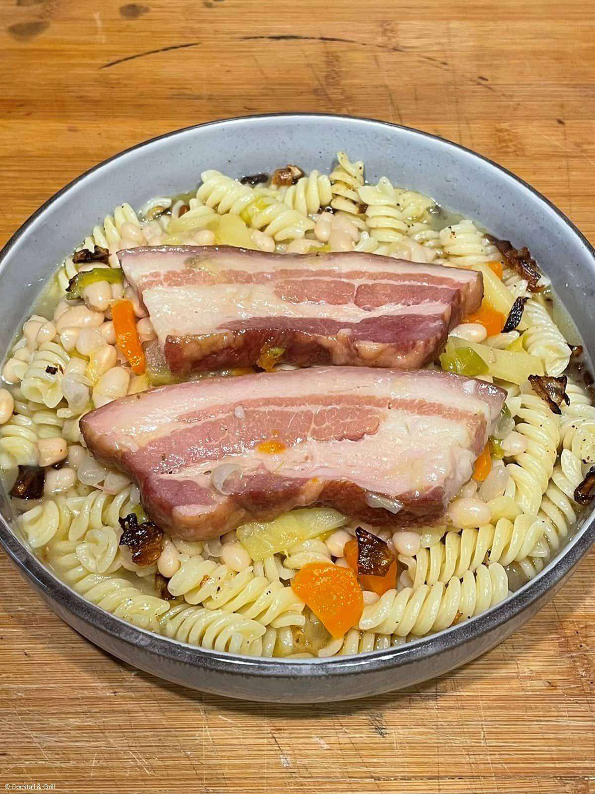Bohnen & Nudeln mit Speck