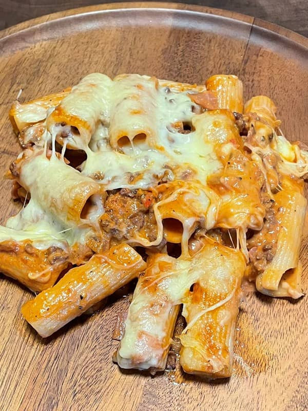 Rigatoni Mamma Mia mit Käse überbacken