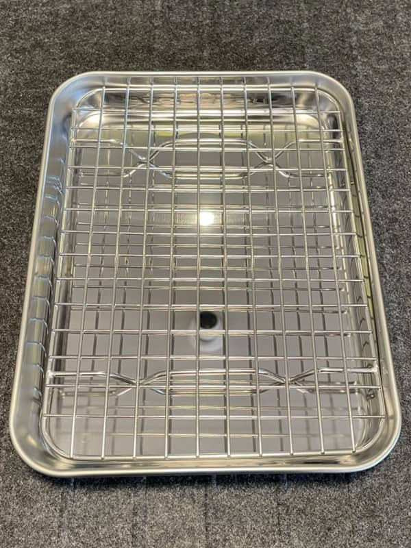 Backblech mit Gitter