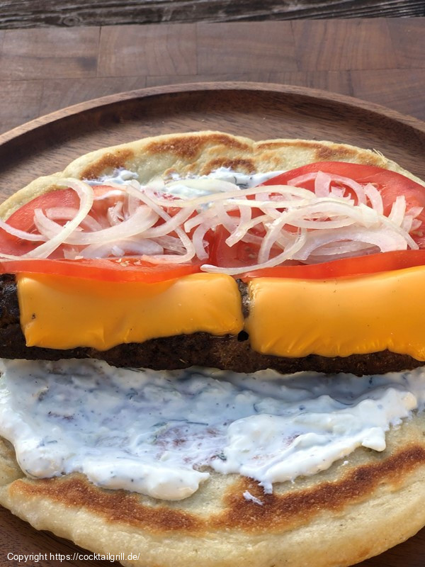 Souzoukakia Pita