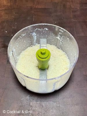 Knoblauch-Parmesan-Butter