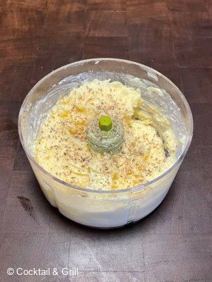 Knoblauch-Parmesan-Butter